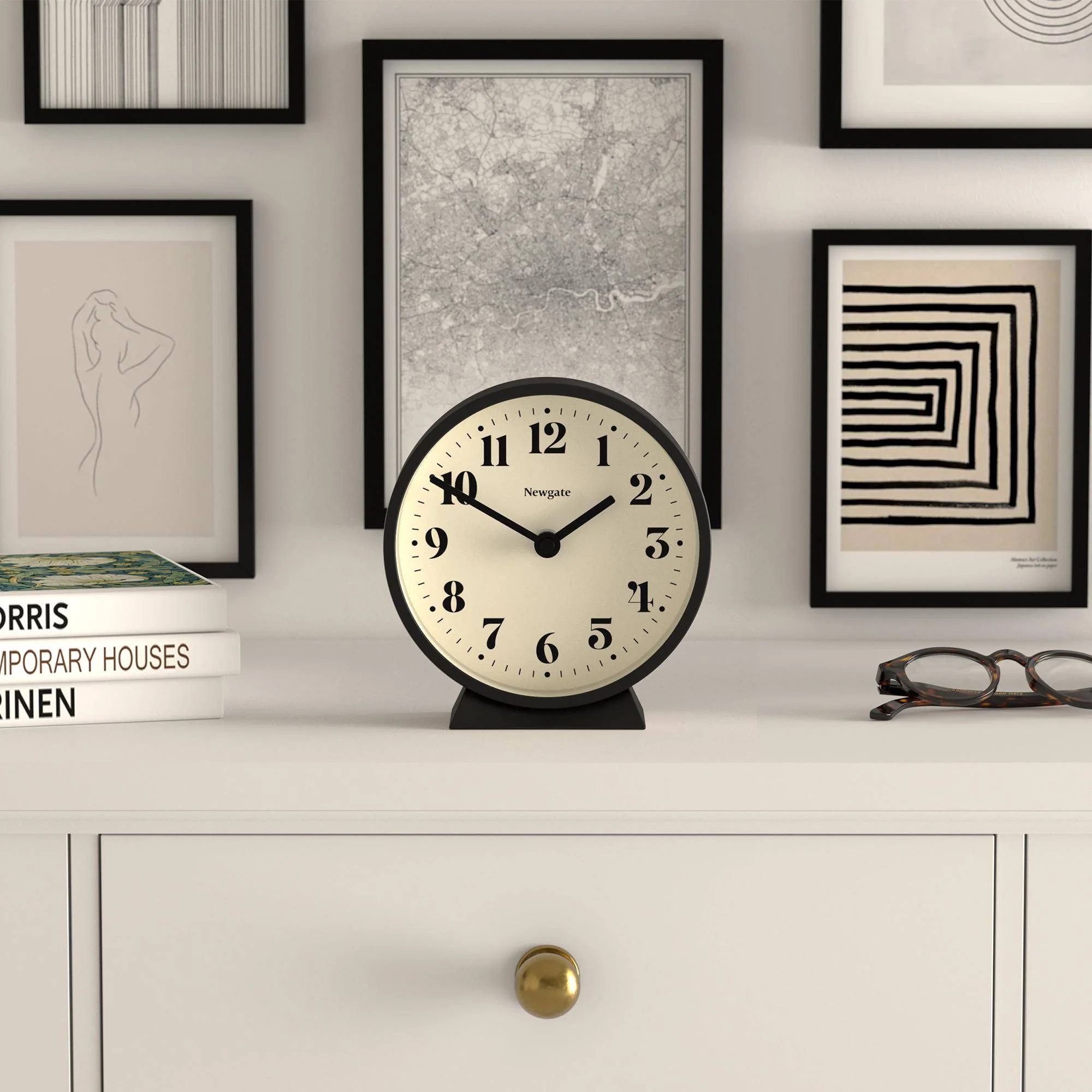 Newgate Theatre mantel clock in black - Image 3