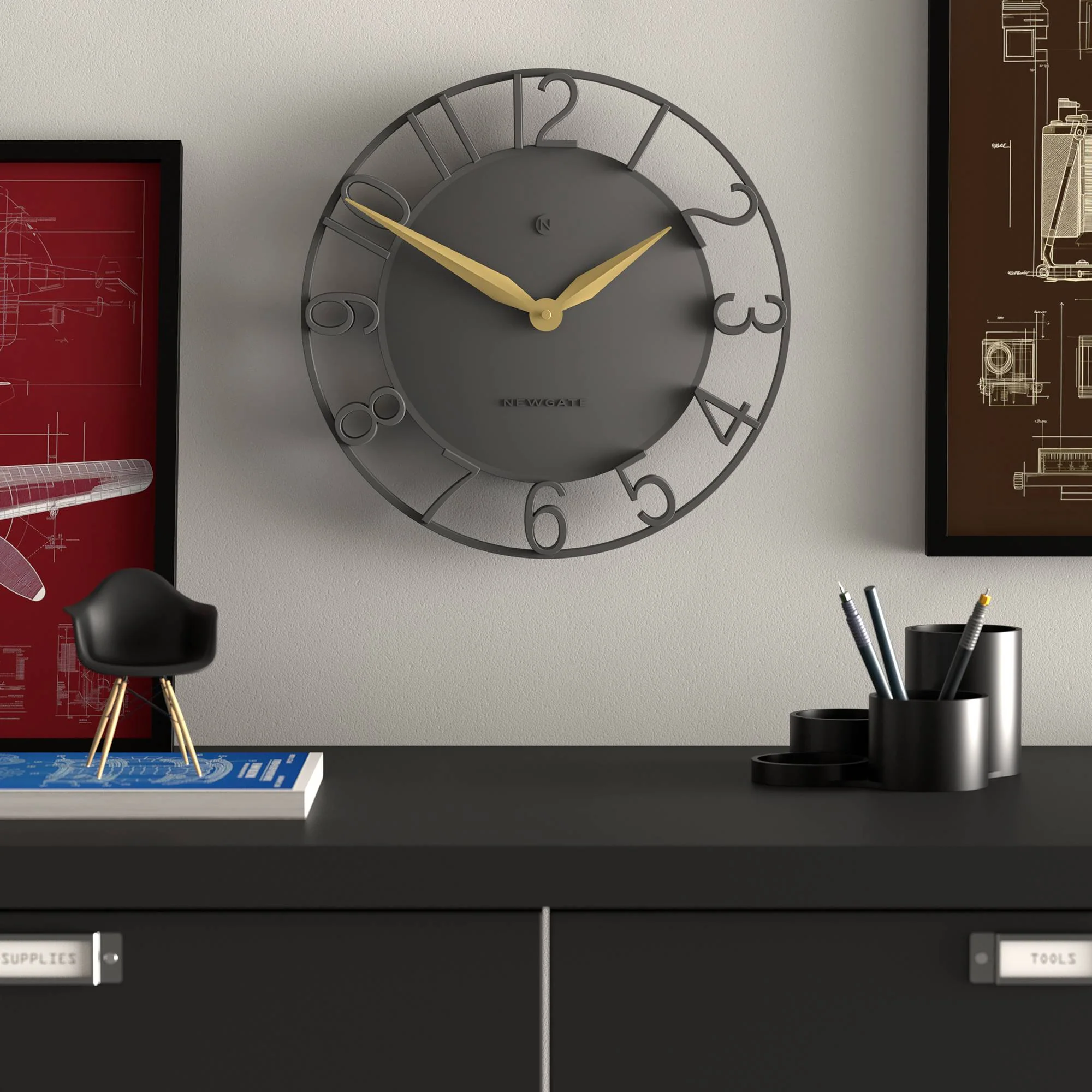 Newgate Time Traveller wall clock in grey - Image 3