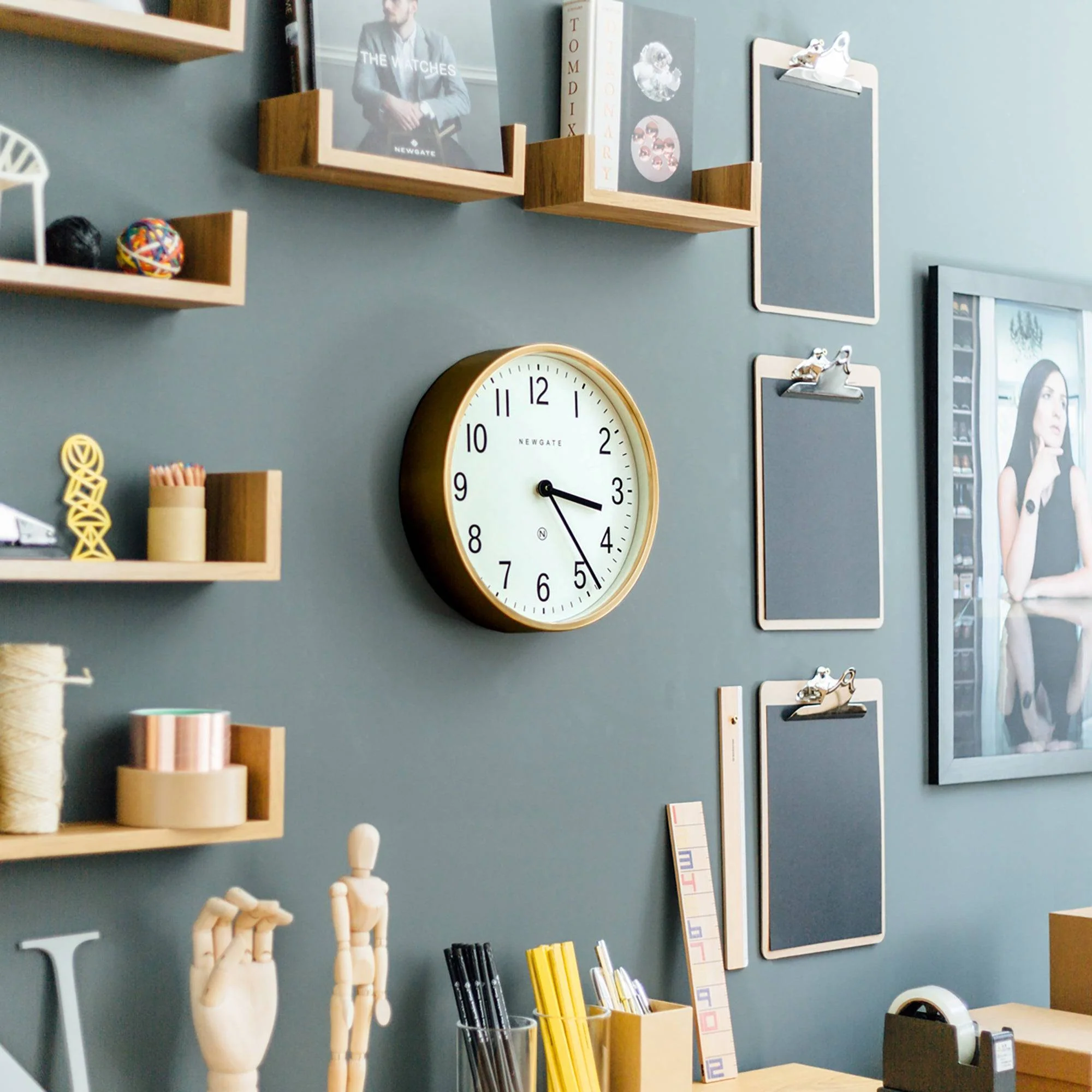 Newgate Master Edwards wall clock in brass - Image 5